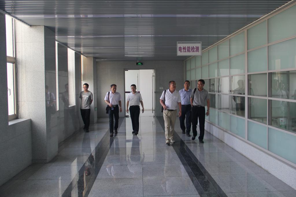 参观内蒙古瑞盛天然石墨应用技术研究院
